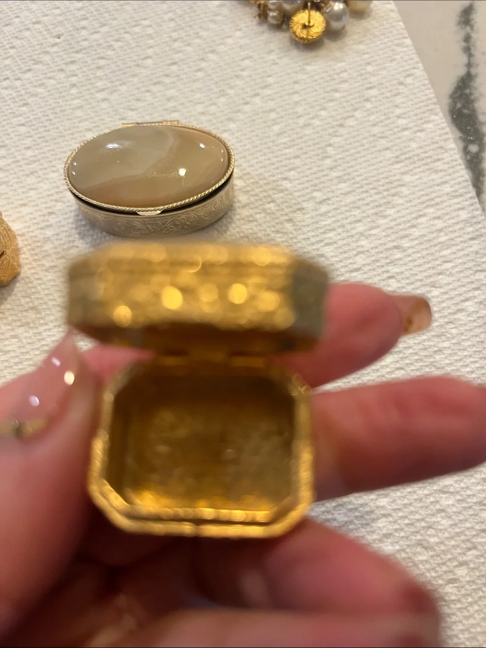 Vintage Gold Tone Trinket pill Boxes with Floral Porcelain Box - Picture 6 of 8